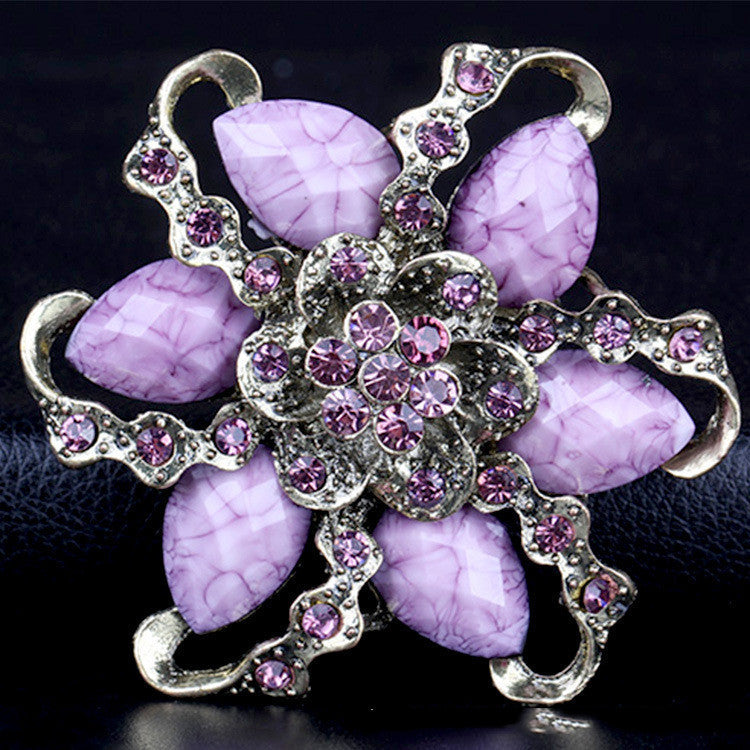 broche-vintage-corsage-fabricants-geometrique-femme