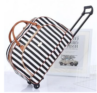 valise-femme-vegetarienne-retro