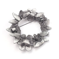 broche-couronne-de-perles-vintage-classique