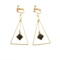d-oreille-femme-boucle-triangle-des-annees-80