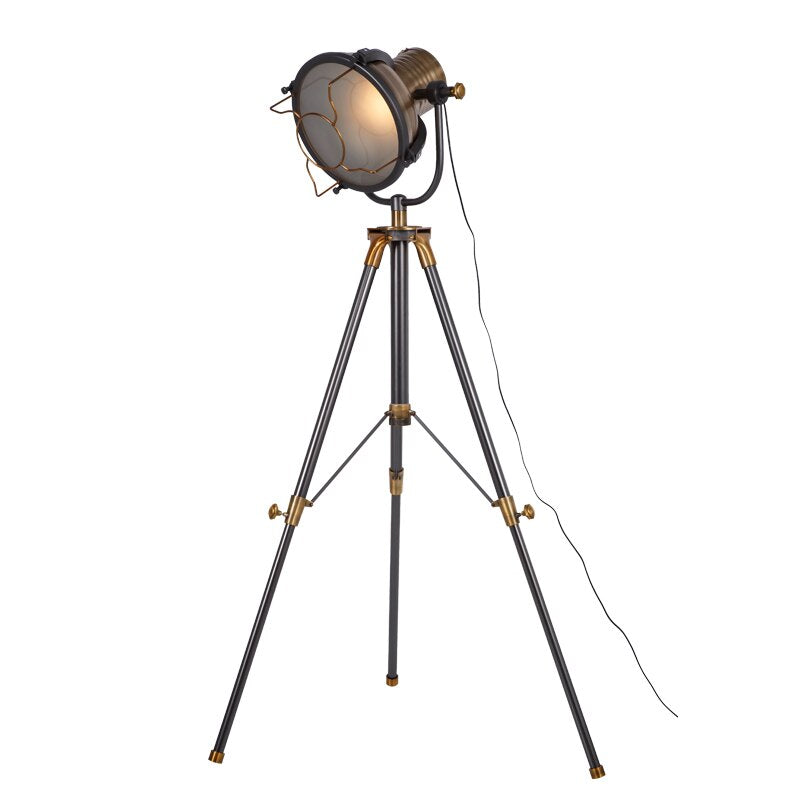     lampe-industrielle-vintage-sur-pied